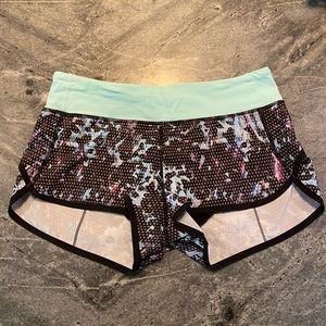 Lululemon Hotty Hot Short